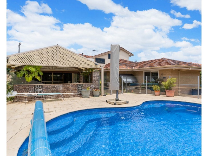 45 Bridgewater Drive, Kallaroo WA 6025