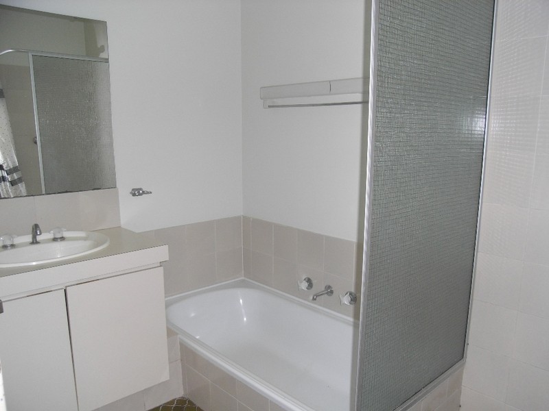 6/4 Sandhurst Road, Dianella WA 6059