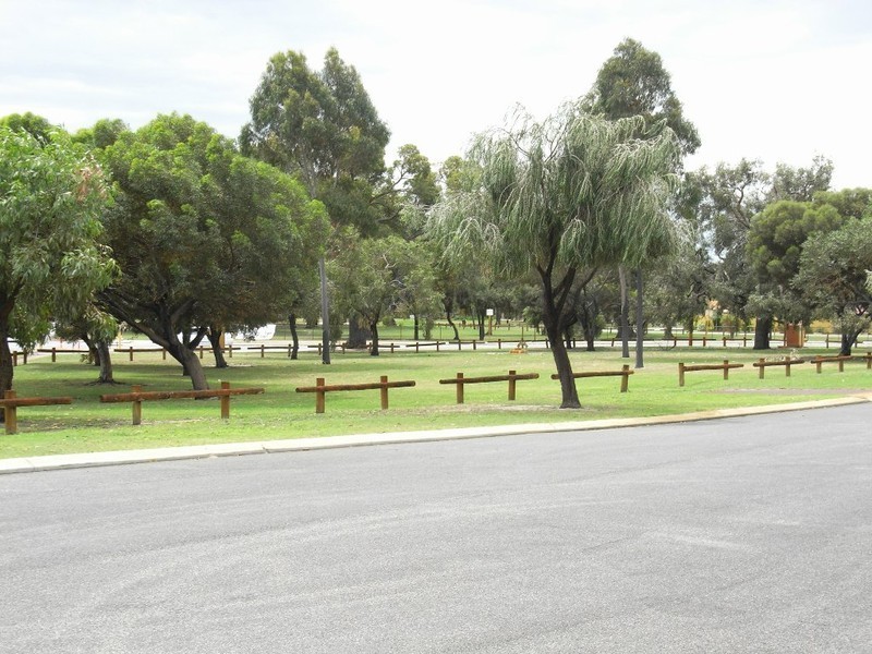 6/4 Sandhurst Road, Dianella WA 6059