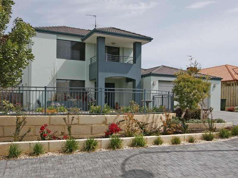 38 Boardwalk Blvd, Halls Head WA 6210