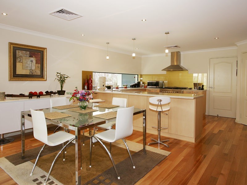 38 Boardwalk Blvd, Halls Head WA 6210