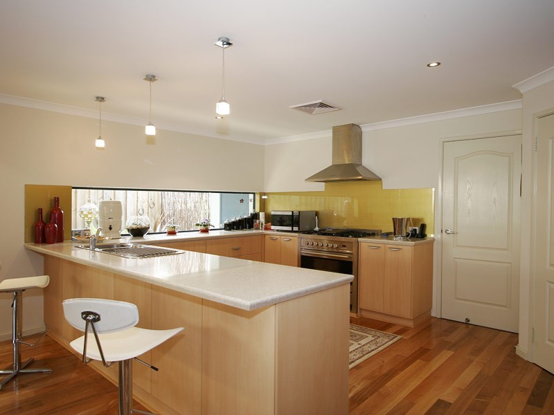 38 Boardwalk Blvd, Halls Head WA 6210