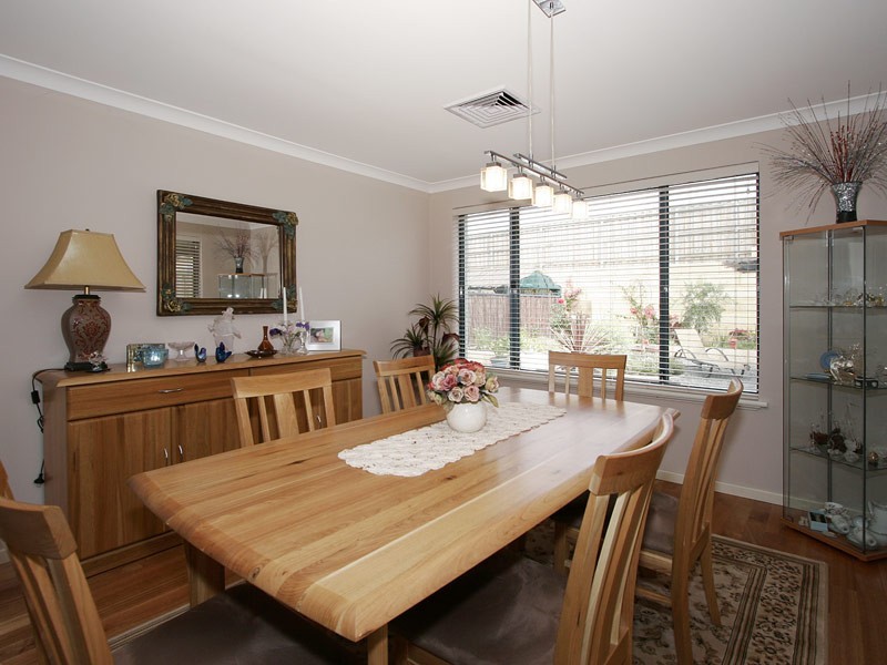 38 Boardwalk Blvd, Halls Head WA 6210