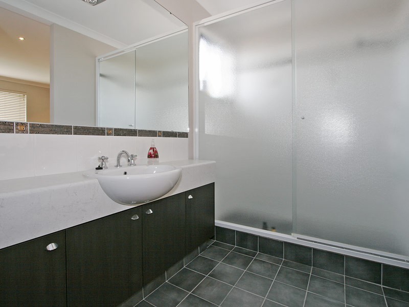 38 Boardwalk Blvd, Halls Head WA 6210