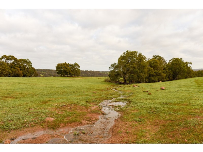 75 Potoroo Retreat, Gidgegannup WA 6083