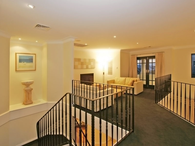 14 Amalfi Drive, Hillarys WA 6025