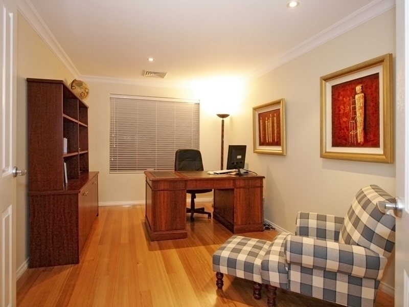 14 Amalfi Drive, Hillarys WA 6025