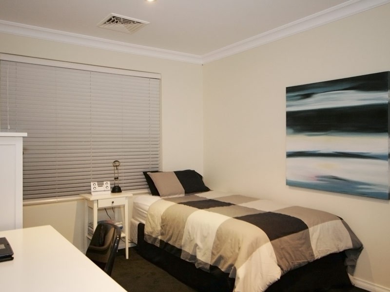 14 Amalfi Drive, Hillarys WA 6025