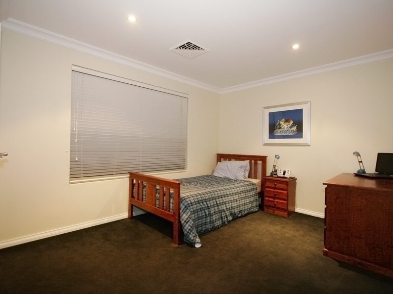 14 Amalfi Drive, Hillarys WA 6025