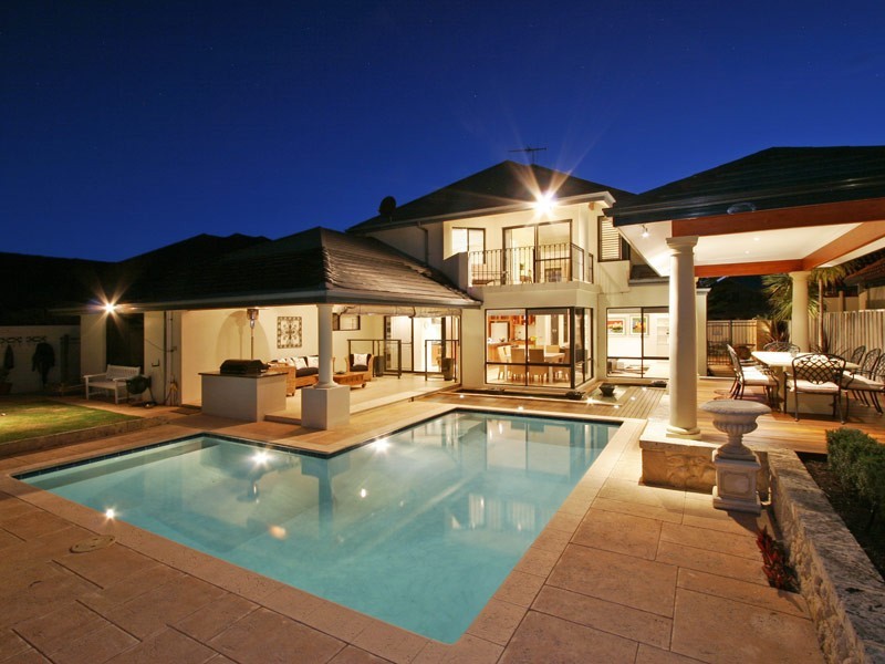 14 Amalfi Drive, Hillarys WA 6025