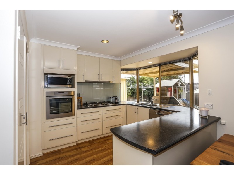 4 Aerolite Way, Beldon WA 6027