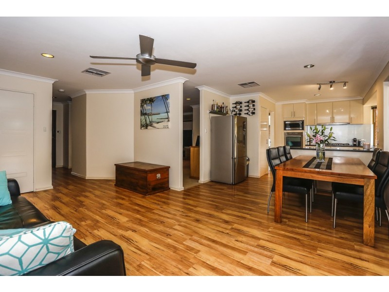 4 Aerolite Way, Beldon WA 6027