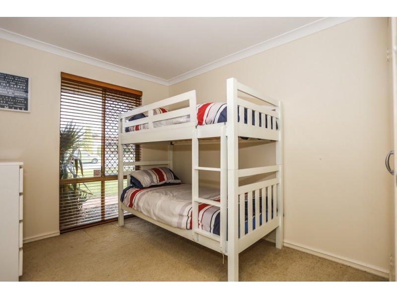 4 Aerolite Way, Beldon WA 6027