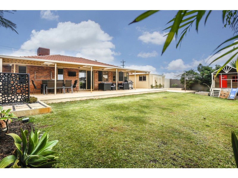 4 Aerolite Way, Beldon WA 6027