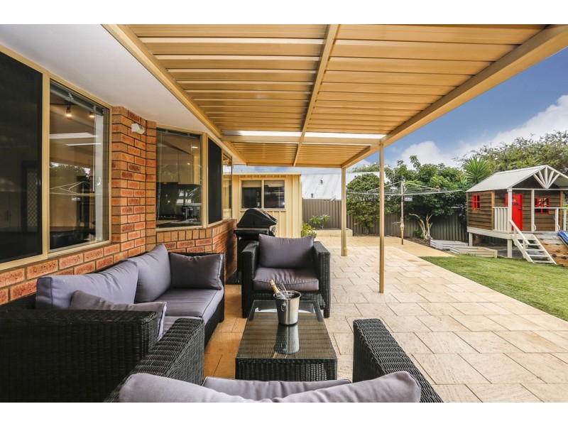 4 Aerolite Way, Beldon WA 6027
