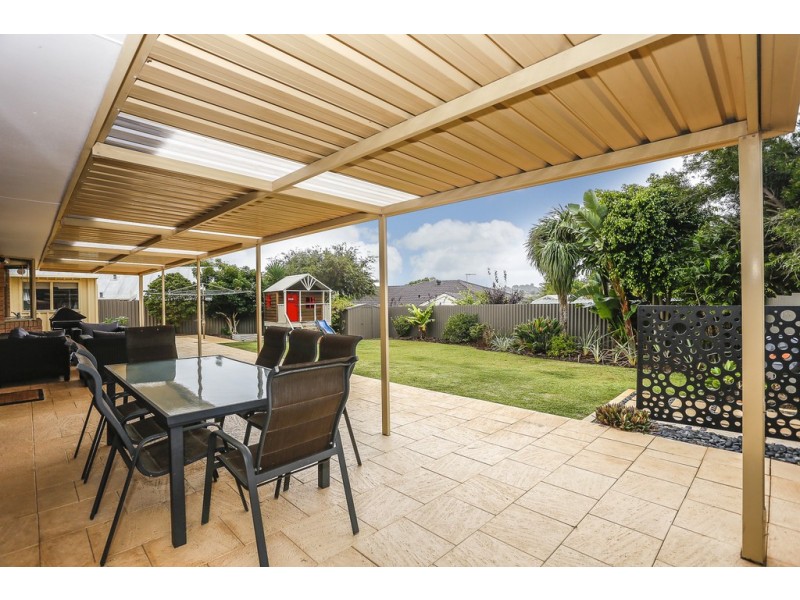 4 Aerolite Way, Beldon WA 6027