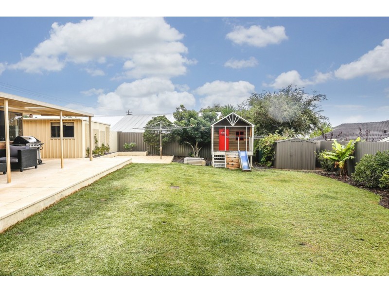 4 Aerolite Way, Beldon WA 6027