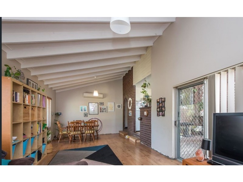 15b Lygnern Crescent, Kallaroo WA 6025
