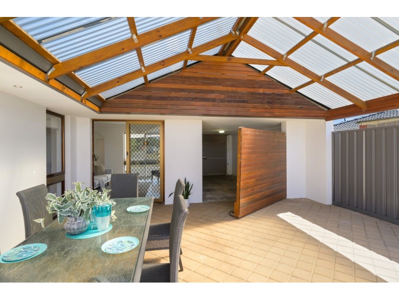 182 Bridgewater Drive, Kallaroo WA 6025