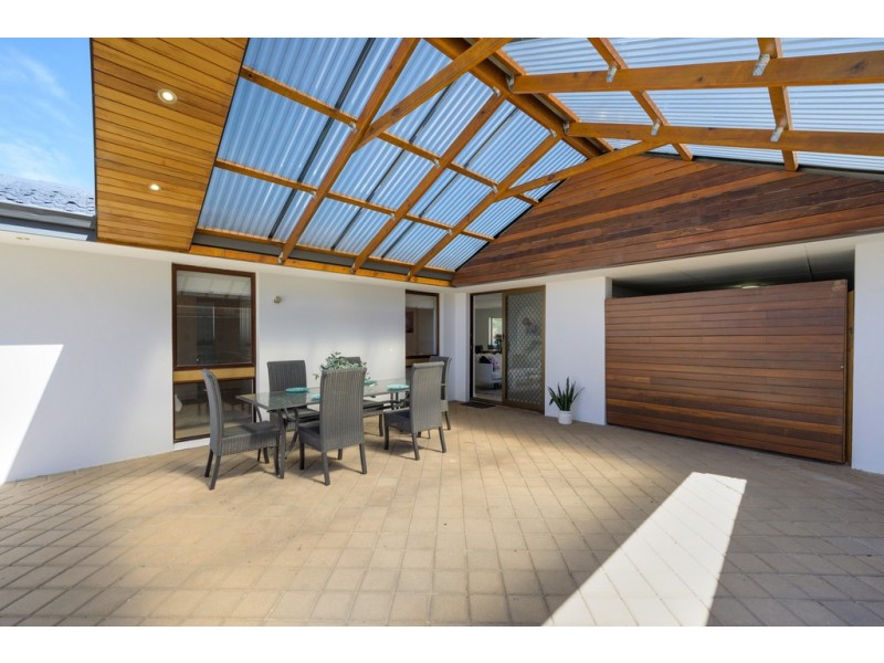 182 Bridgewater Drive, Kallaroo WA 6025