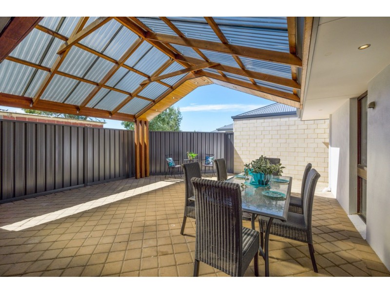 182 Bridgewater Drive, Kallaroo WA 6025
