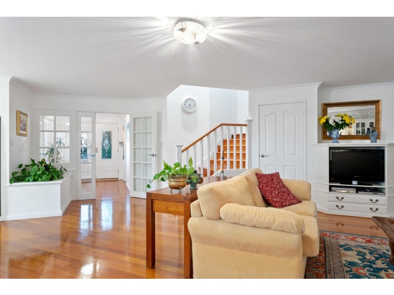 16 Volunteer Place, Ocean Reef WA 6027