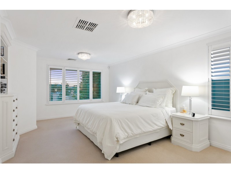 16 Volunteer Place, Ocean Reef WA 6027