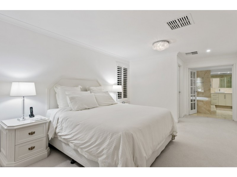 16 Volunteer Place, Ocean Reef WA 6027