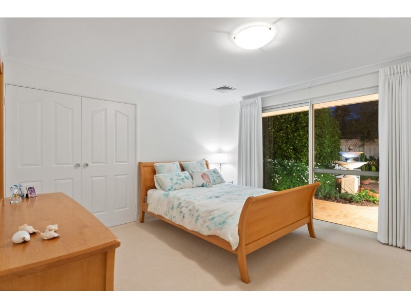 16 Volunteer Place, Ocean Reef WA 6027