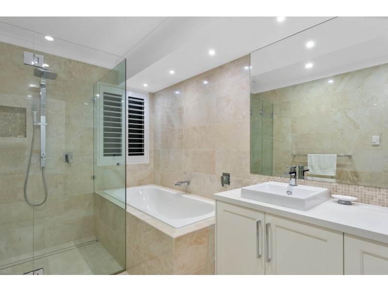 16 Volunteer Place, Ocean Reef WA 6027