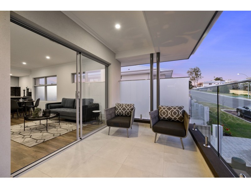 15 Strathyre Drive, Duncraig WA 6023