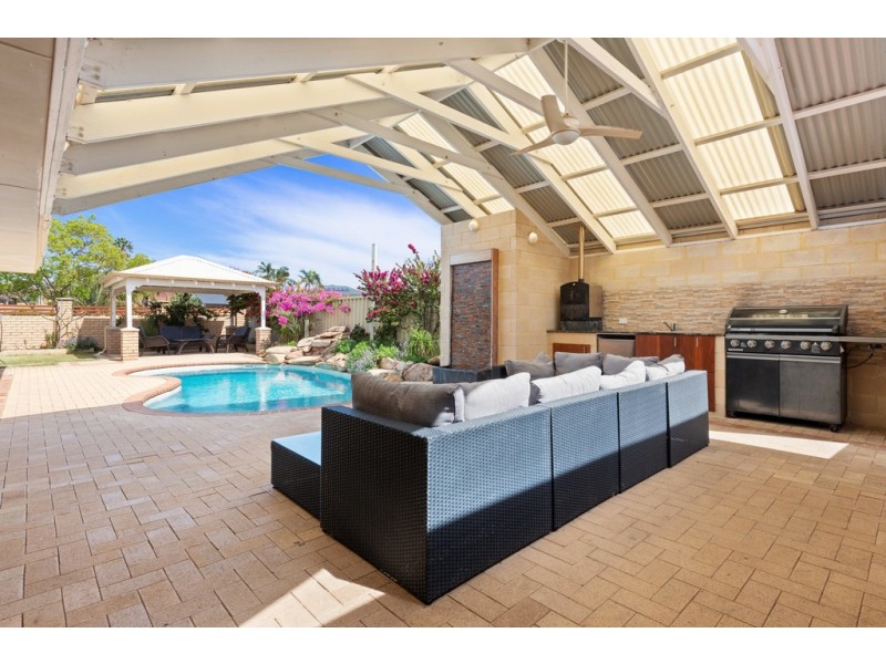 24 Pebblewood Road, Woodvale WA 6026