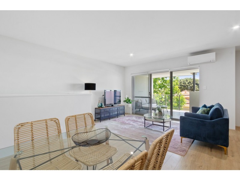 2 Ruthven Place, Duncraig WA 6023