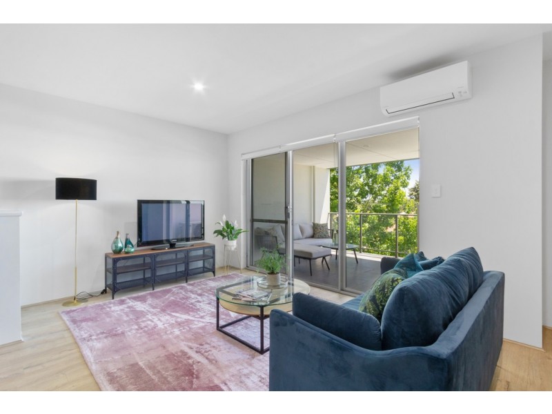 2 Ruthven Place, Duncraig WA 6023