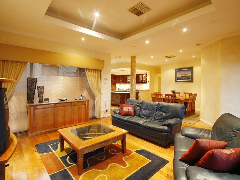 4 Whitmore Tce, Heathridge WA 6027