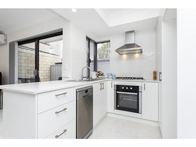 211A Holbeck Street, Doubleview WA 6018