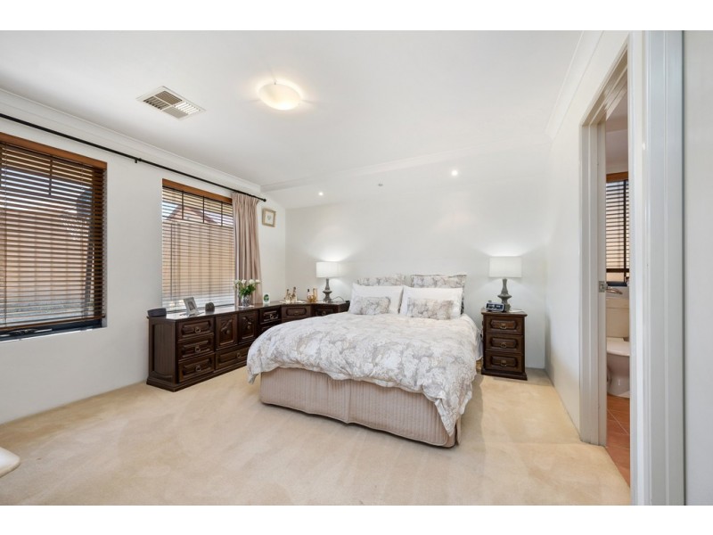 12 Grasslands Loop, Kingsley WA 6026