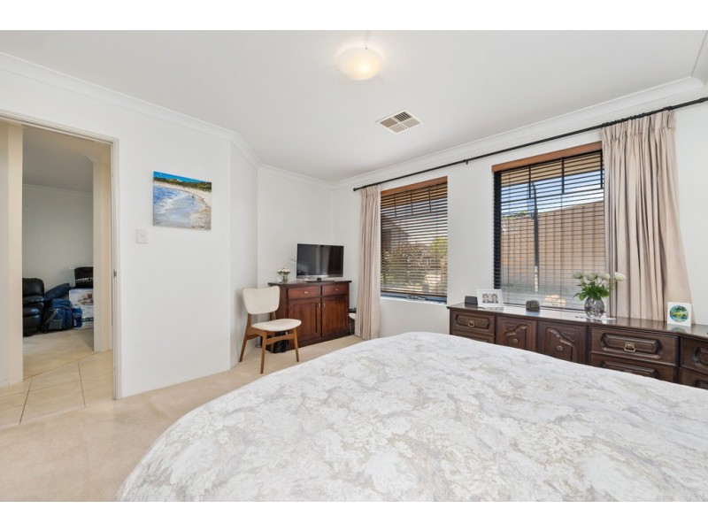 12 Grasslands Loop, Kingsley WA 6026