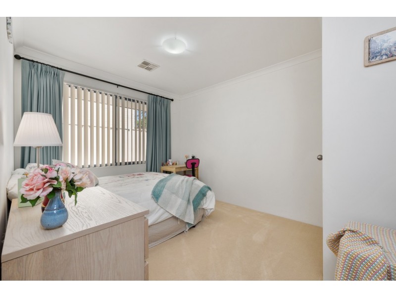 12 Grasslands Loop, Kingsley WA 6026