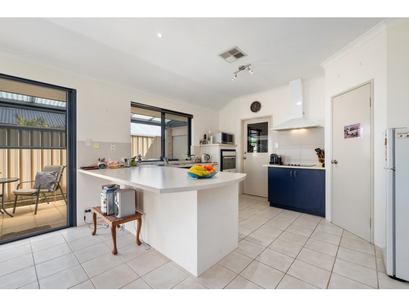 12 Grasslands Loop, Kingsley WA 6026