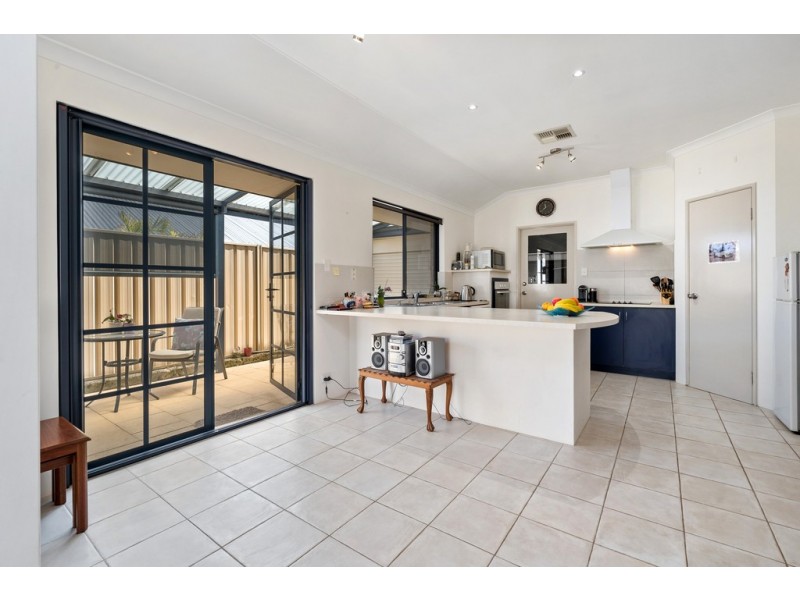 12 Grasslands Loop, Kingsley WA 6026