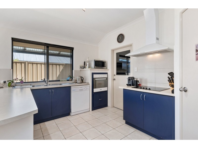 12 Grasslands Loop, Kingsley WA 6026