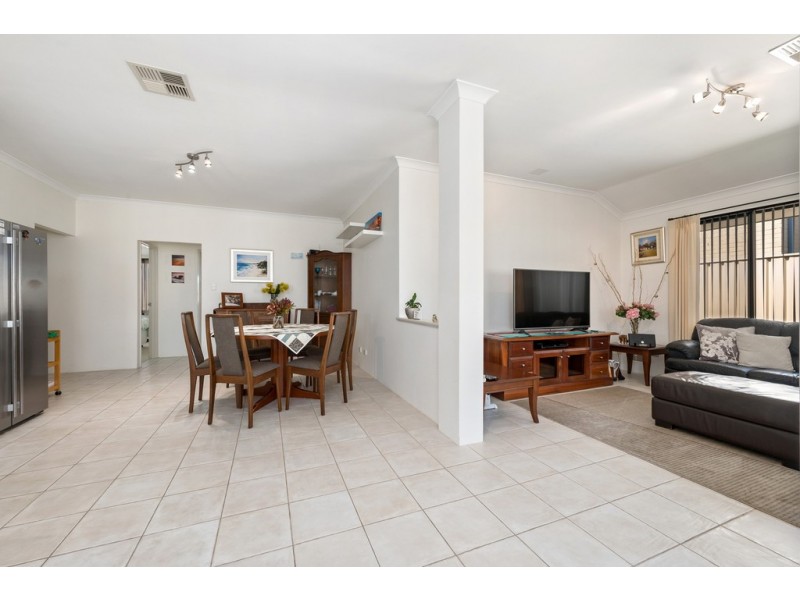 12 Grasslands Loop, Kingsley WA 6026