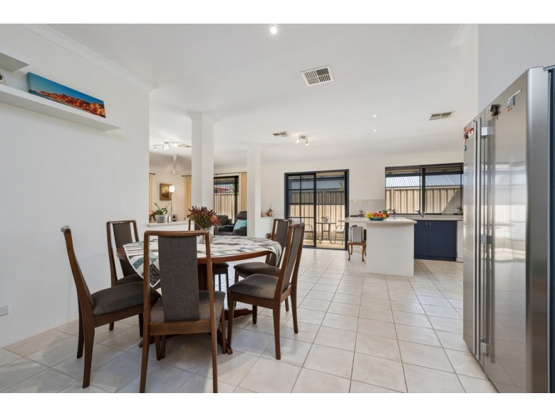 12 Grasslands Loop, Kingsley WA 6026