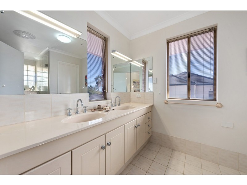 4 Artarmon Rise, Kallaroo WA 6025