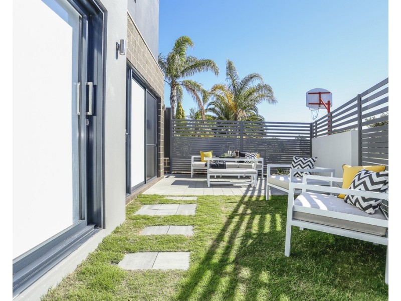 1/14 Ruthven Place, Duncraig WA 6023