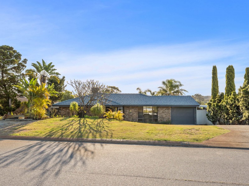 14 Burntoak Way, Kingsley WA 6026