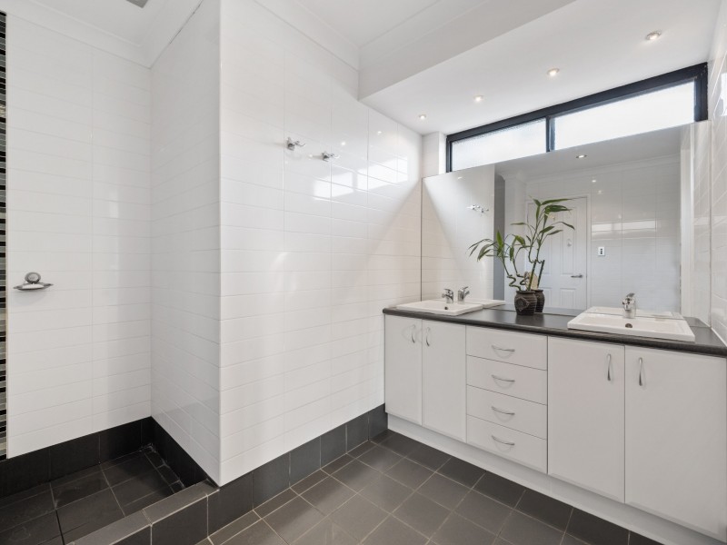 14 Burntoak Way, Kingsley WA 6026