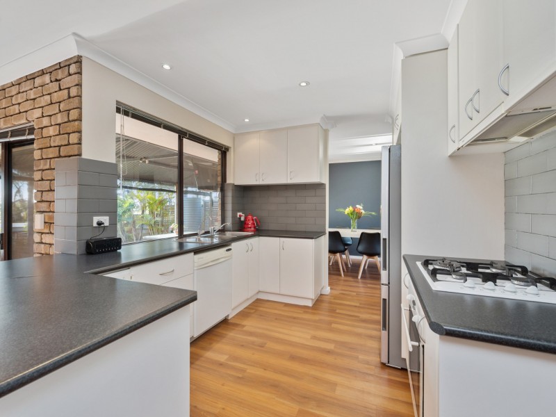 14 Burntoak Way, Kingsley WA 6026