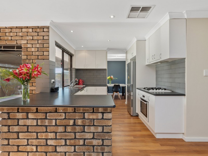 14 Burntoak Way, Kingsley WA 6026